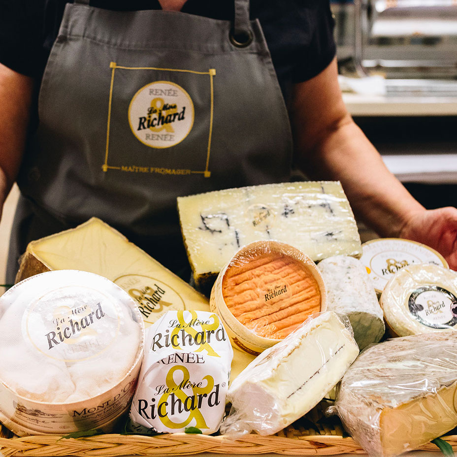 voici une sélection de fromages avec su sainte Marceline de la mère richard des fromages qui vient de Lyon